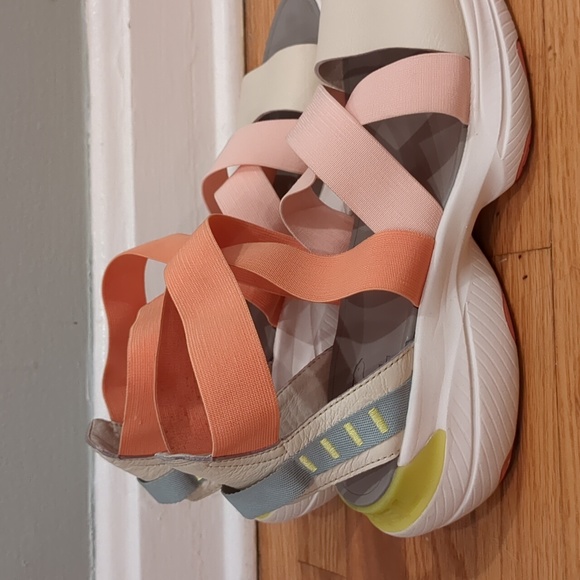 Sorel Explorer Blitz Multi-strap Sandals - Paradiso Peach/Peach Blossom 10.5 - Picture 9 of 17